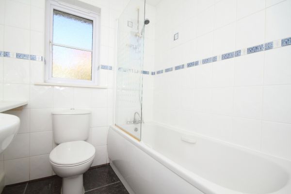 Cost of Shower Window Replacement in Winter Haven